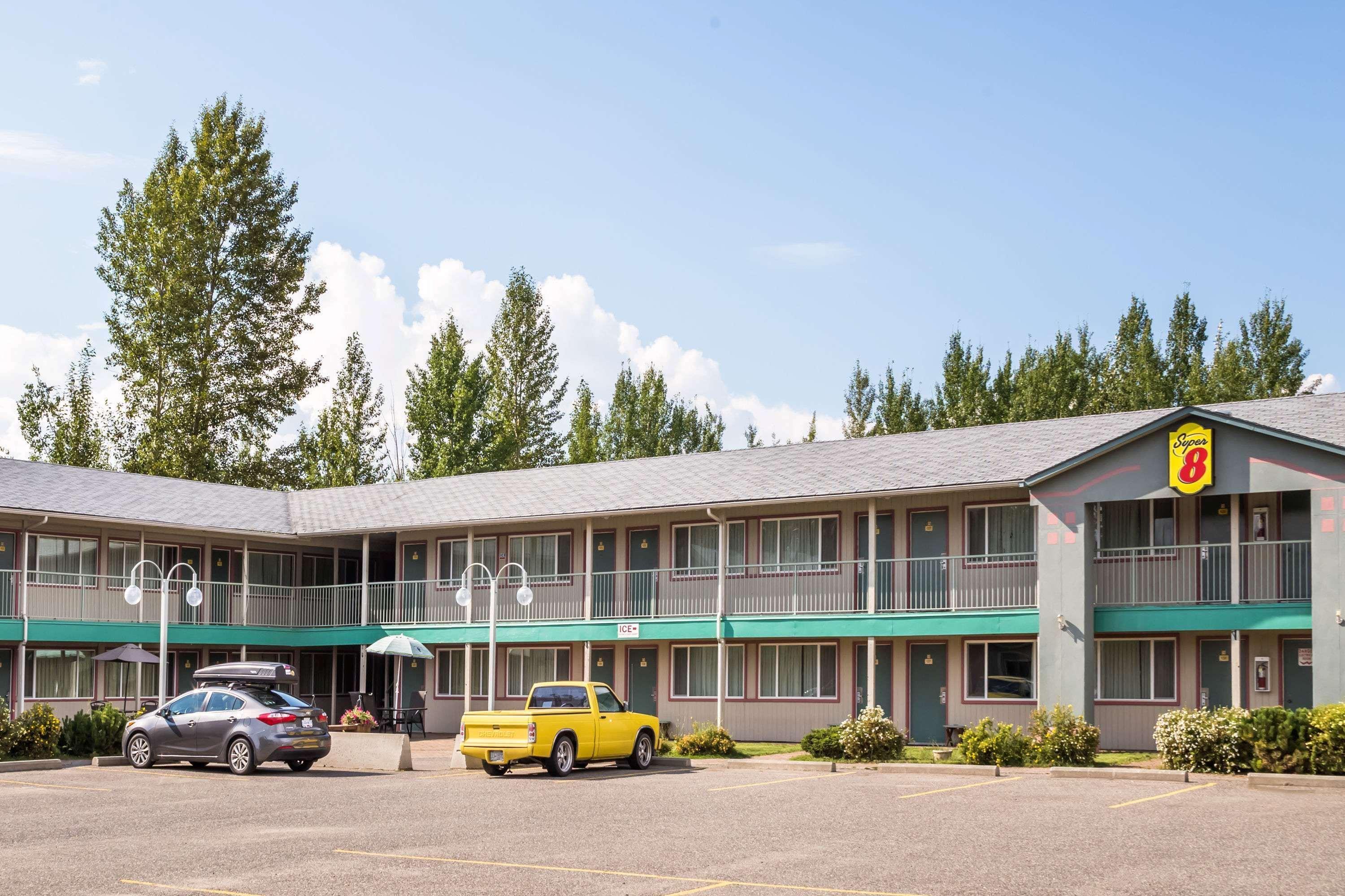 Super 8 By Wyndham Quesnel Bc Hotel Ngoại thất bức ảnh