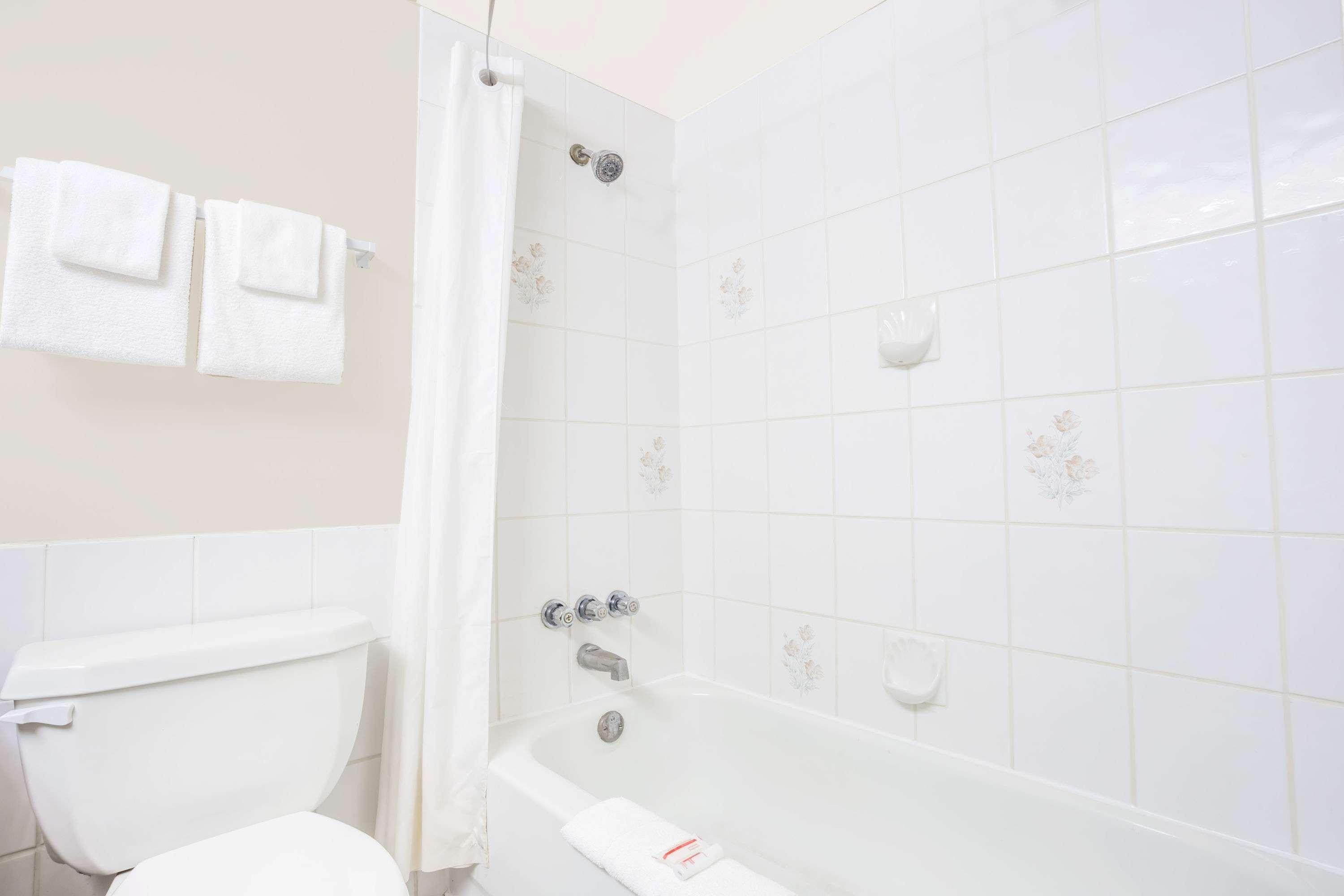 Super 8 By Wyndham Quesnel Bc Hotel Ngoại thất bức ảnh