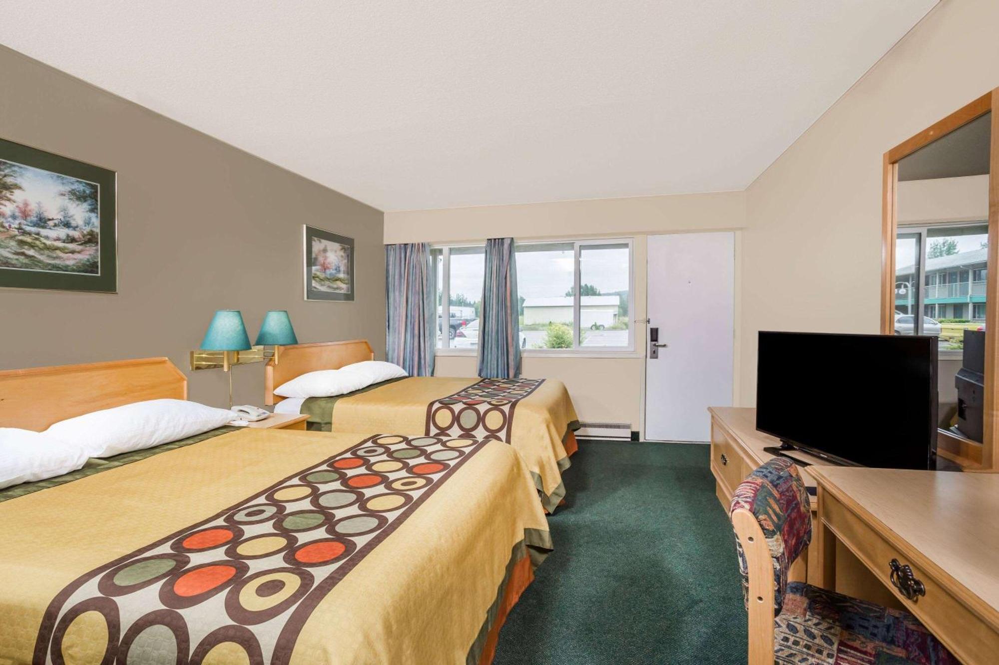 Super 8 By Wyndham Quesnel Bc Hotel Ngoại thất bức ảnh